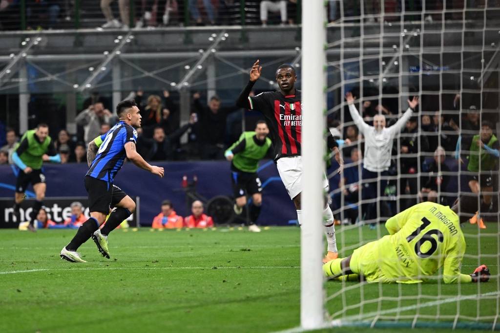 中锋连续三场戴帽，太恐怖