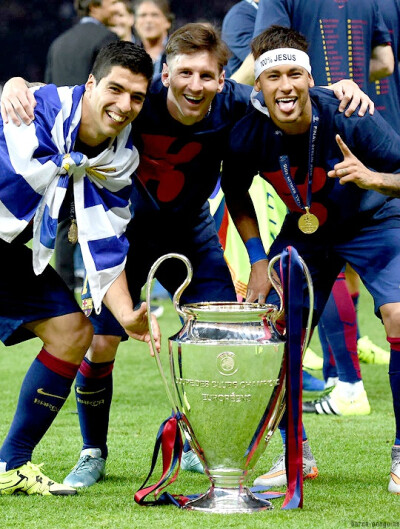 球星晒更衣室照，全队氛围太好了