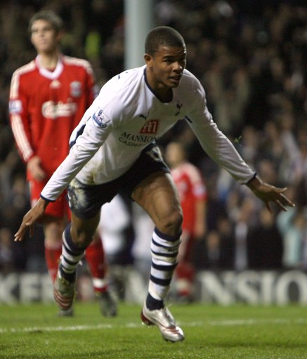 律师张冰质疑经纪人金畅无证还挣浙江上千万，后者回应：满嘴胡言