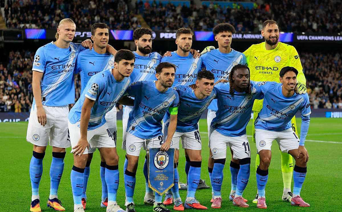 杭州女足举行环西湖徒步活动，全程八公里