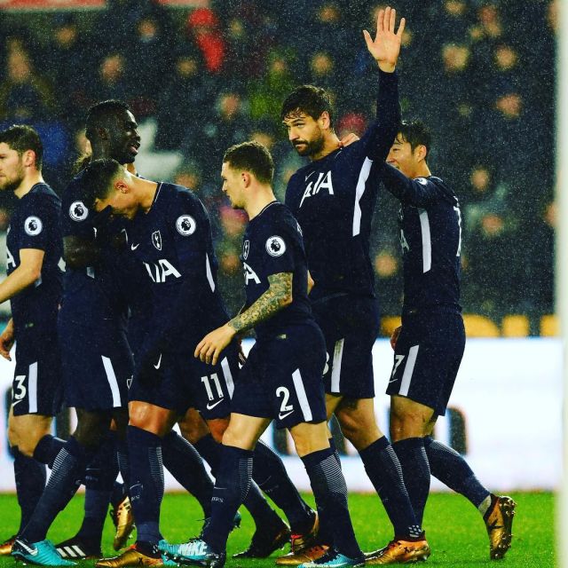 WBC撤销特伦斯·克劳福德世界拳王头衔，因其未支付认证费用，引发争议并导致空缺。